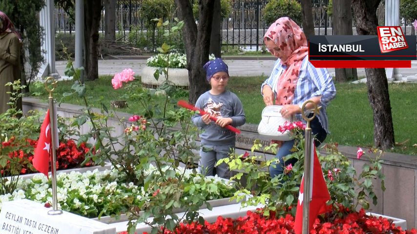 Edirnekapı Şehitliği’nde buruk Babalar Günü