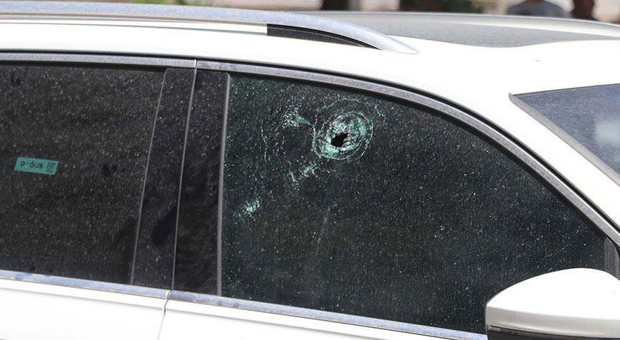 Korkunç olay! Önünü kestiği otomobildeki eşi ile kayınpederini öldürdü