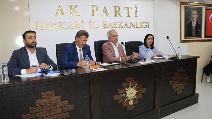 Bakan Uraloğlu Hakkari’de ziyaretlerde bulundu