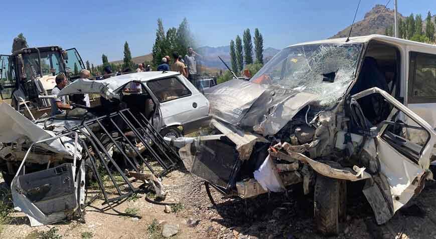 Niğde’de feci kaza! 1’i polis okulu öğrencisi 2 kişi öldü