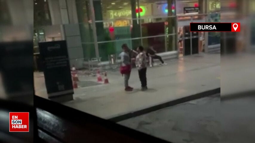 İki arkadaş telefonumu çaldın iddiasıyla kavga ettiler