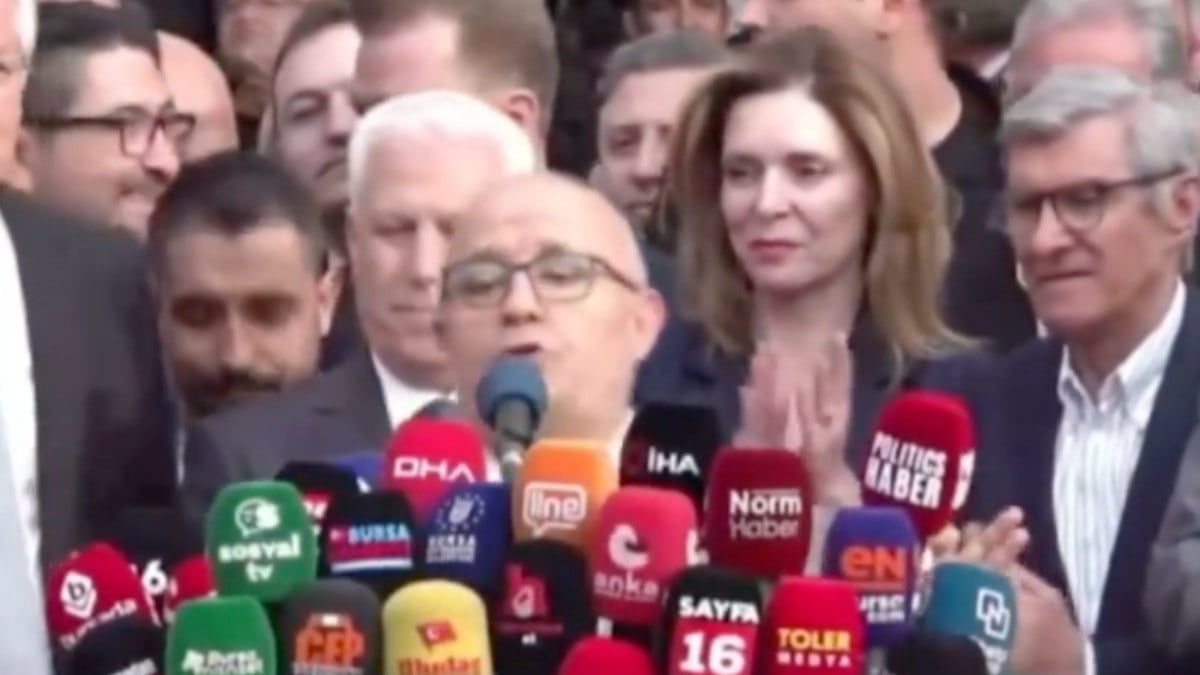 Bursa’da Mustafa Bozbey’in mazbata töreninde ilginç anlar