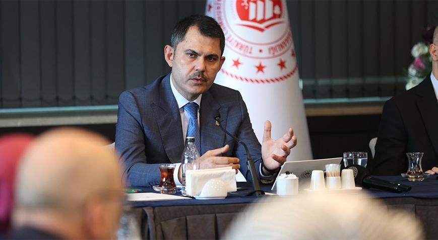 Bakan Kurum AK Parti İstanbul milletvekilleri ile bir araya geldi