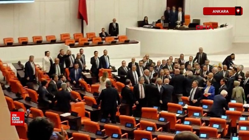 TBMM’de AK Parti Milletvekilleri ile DEM Parti Milletvekilleri arasında kavga