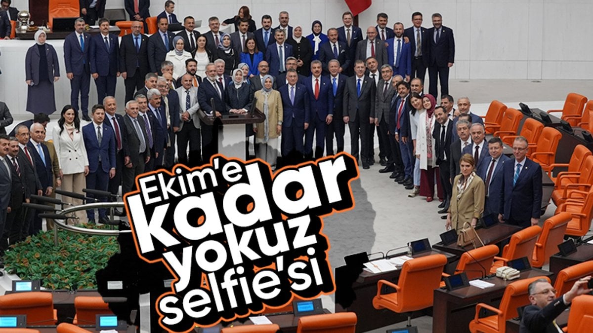 Meclis tatile girerken vekiller hatıra fotoğrafı çektirdi