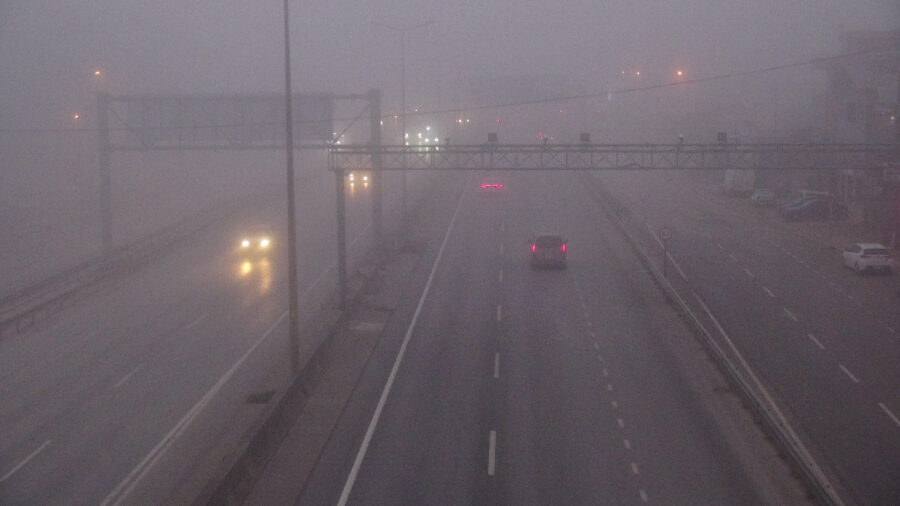 Kocaeli’de yoğun sis sürücüleri zorladı